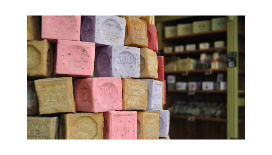 Découvrez le musée du savon ainsi que l'atelier de la savonnerie et initiez-vous à sa création
